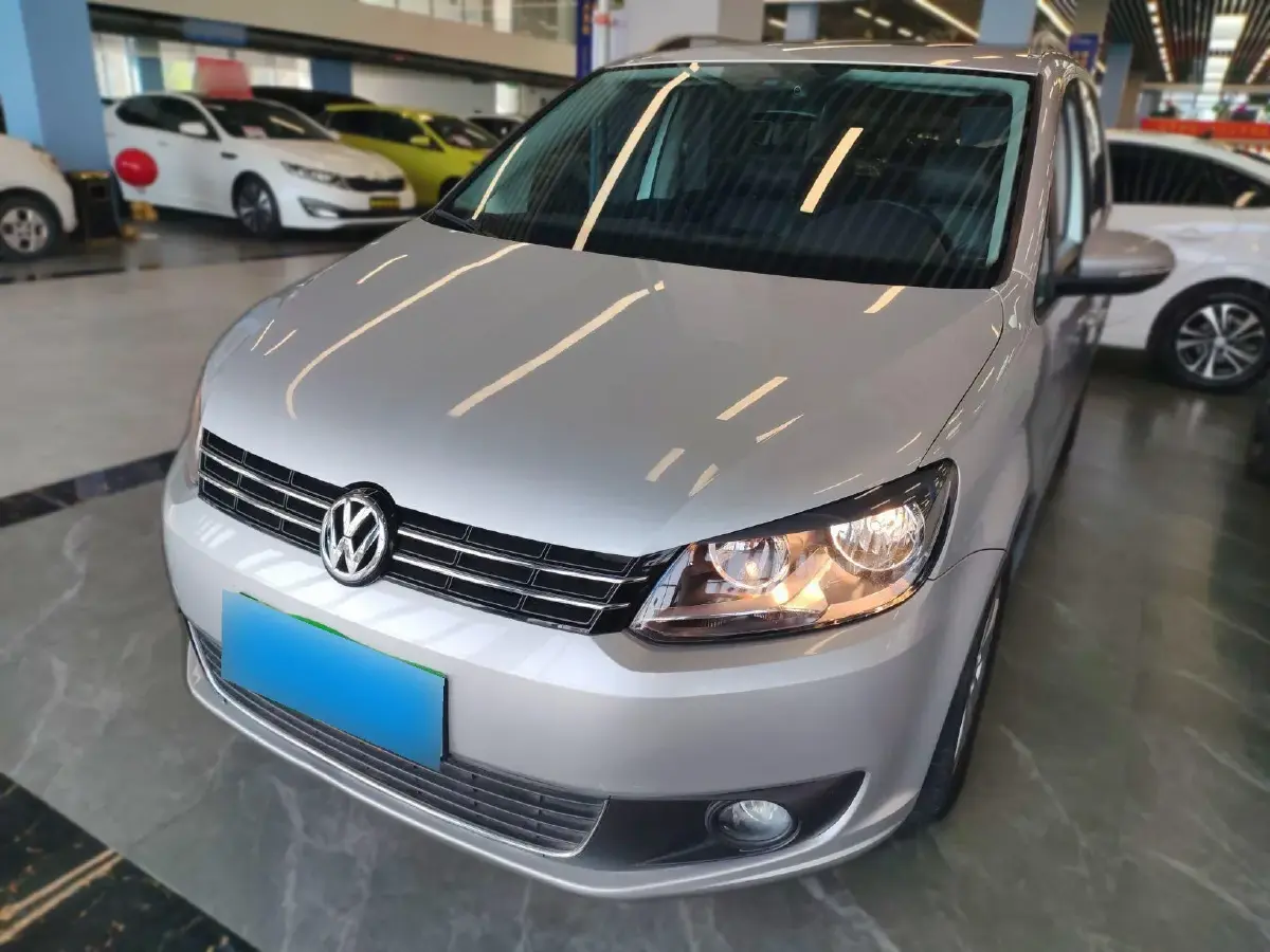 2015 Volkswagen Touran 1.4T 131HP L4 7DCT