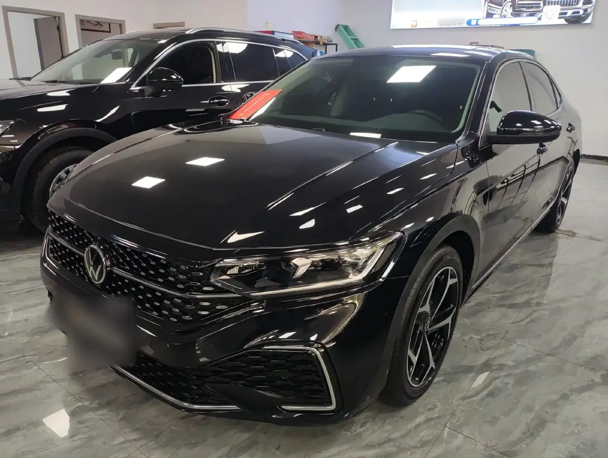 2024 Volkswagen Passat 2.0T 186HP L4 7DCT