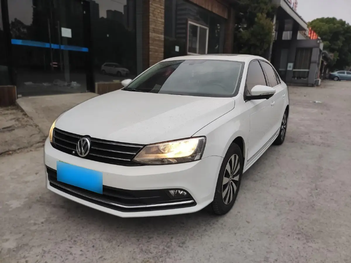 2018 Volkswagen Sagitar 1.6L 110HP L4 6AT