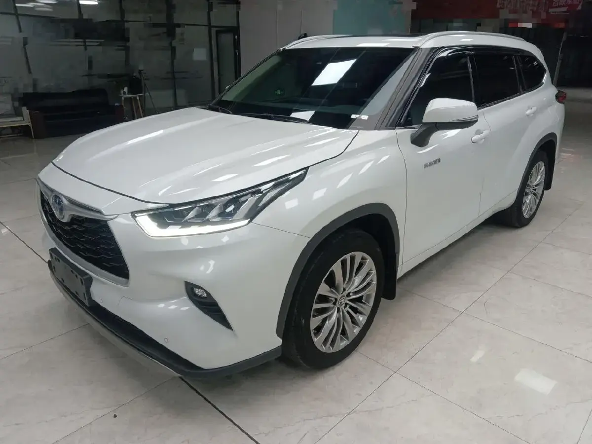 2022 Toyota Highlander 2.5L 192HP L4 E-CVT Hybrid