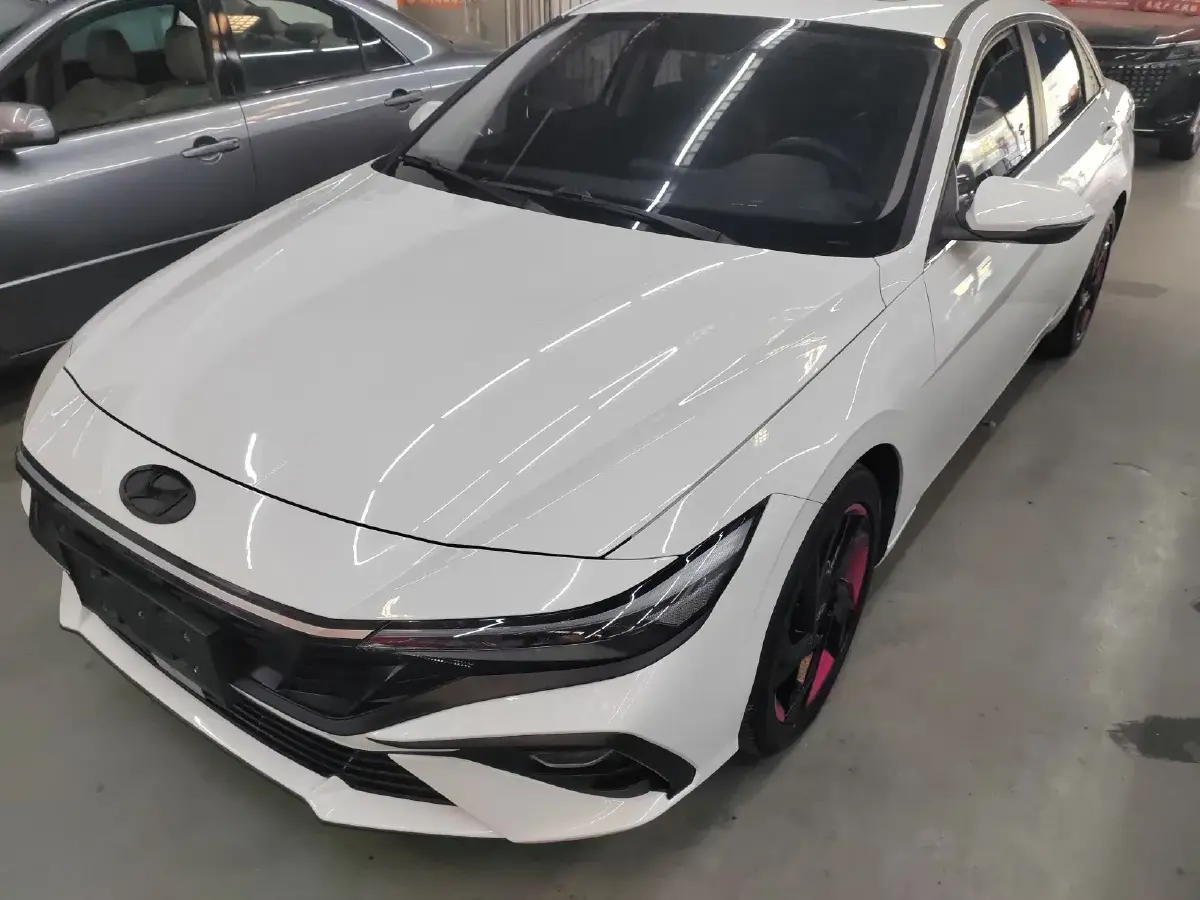2023 Hyundai Elantra 1.5L 115HP L4 CVT
