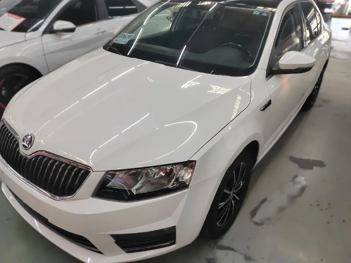 2017 Skoda Octavia 1.6L 110HP L4 6AT