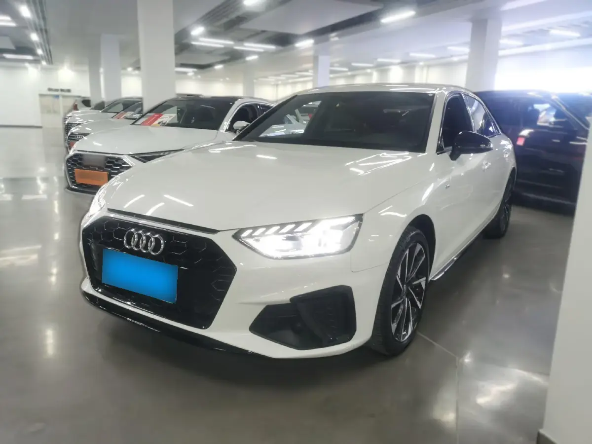 2023 Audi A4L 2.0T 190HP L4 7DCT