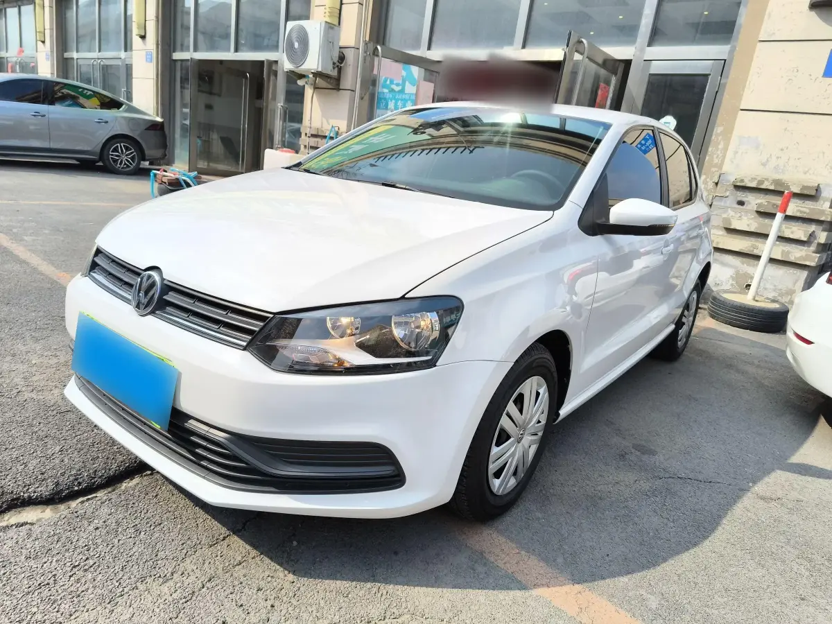 2016 Volkswagen Polo 1.4L 90HP L4 6AT