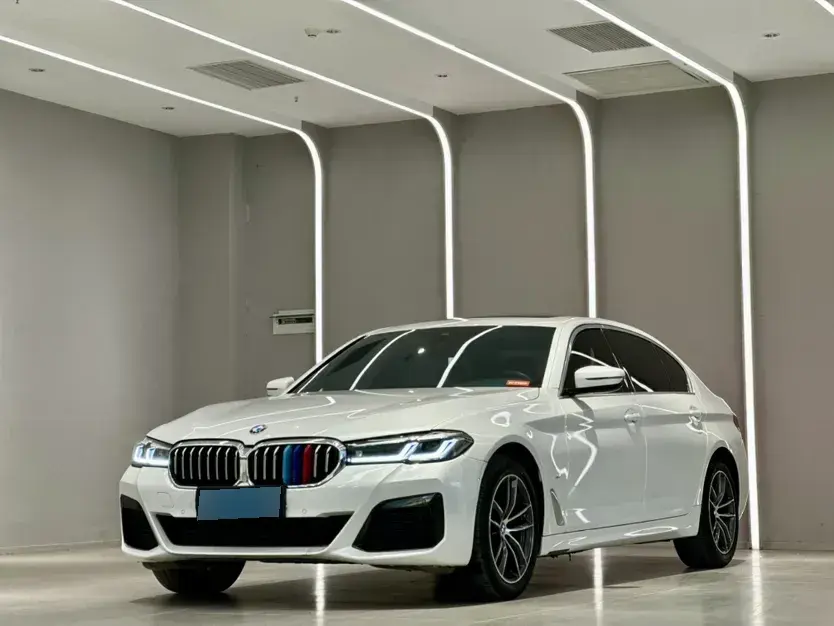 2022 BMW 5 Series 2.0T 184HP L4 8AT