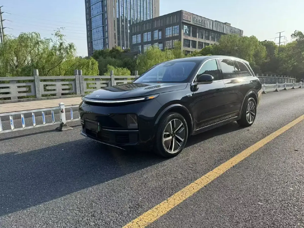 2023 Li L8 Range Extended 154HP REEV 40.9KWH
