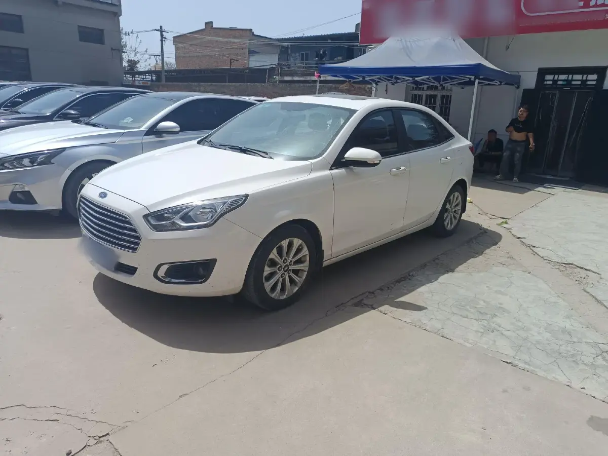 2015 Ford Escort 1.5L 113HP L4 6AT