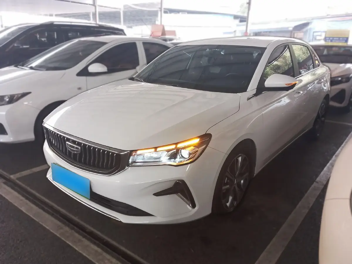 2022 Geely Emgrand 1.5L 114HP L4 CVT