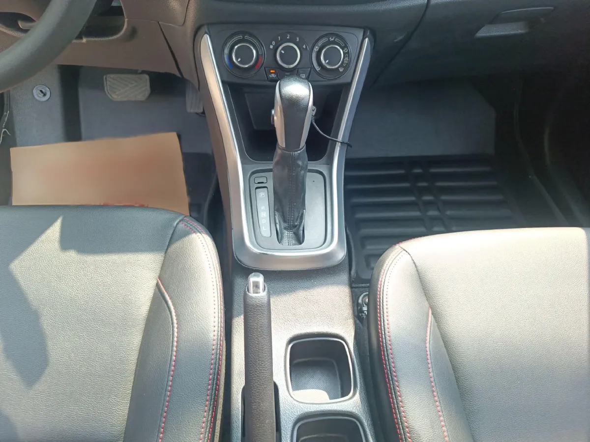 2015 Suzuki S-cross 1.6L 122HP L4 CVT,autocango,china used car exporter,china ev exporter,chinese used car exporter,chinese used ev exporter