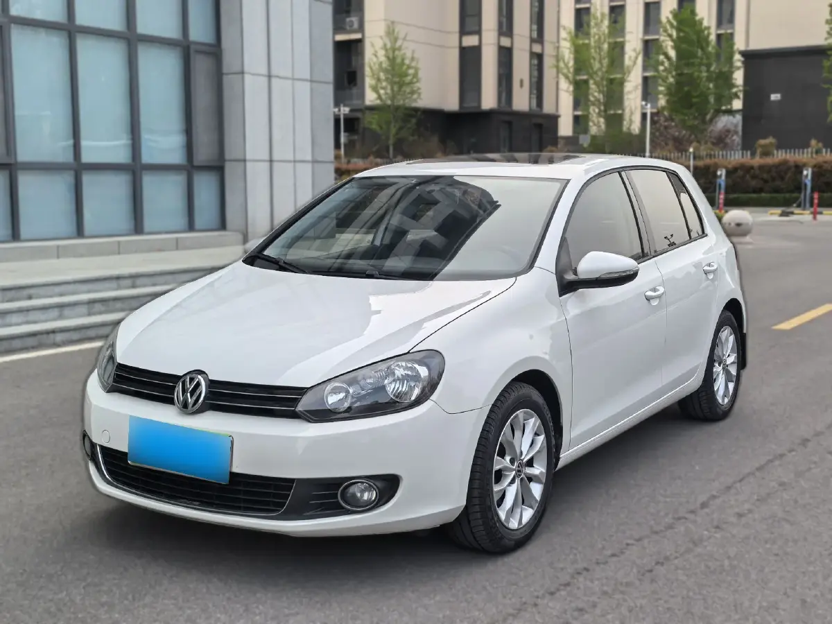 2012 Volkswagen Golf 1.6L 105HP L4 6AT