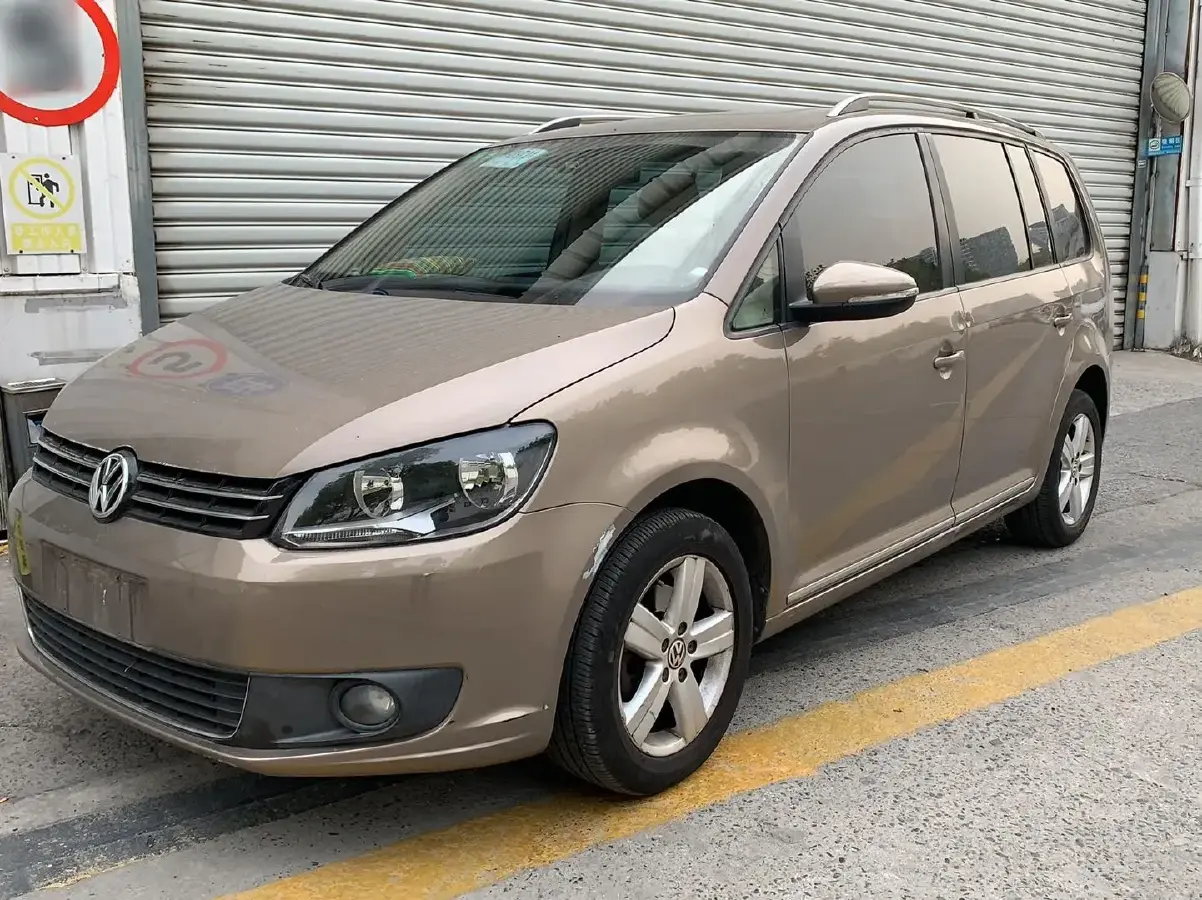 2015 Volkswagen Touran 1.4T 131HP L4 7DCT
