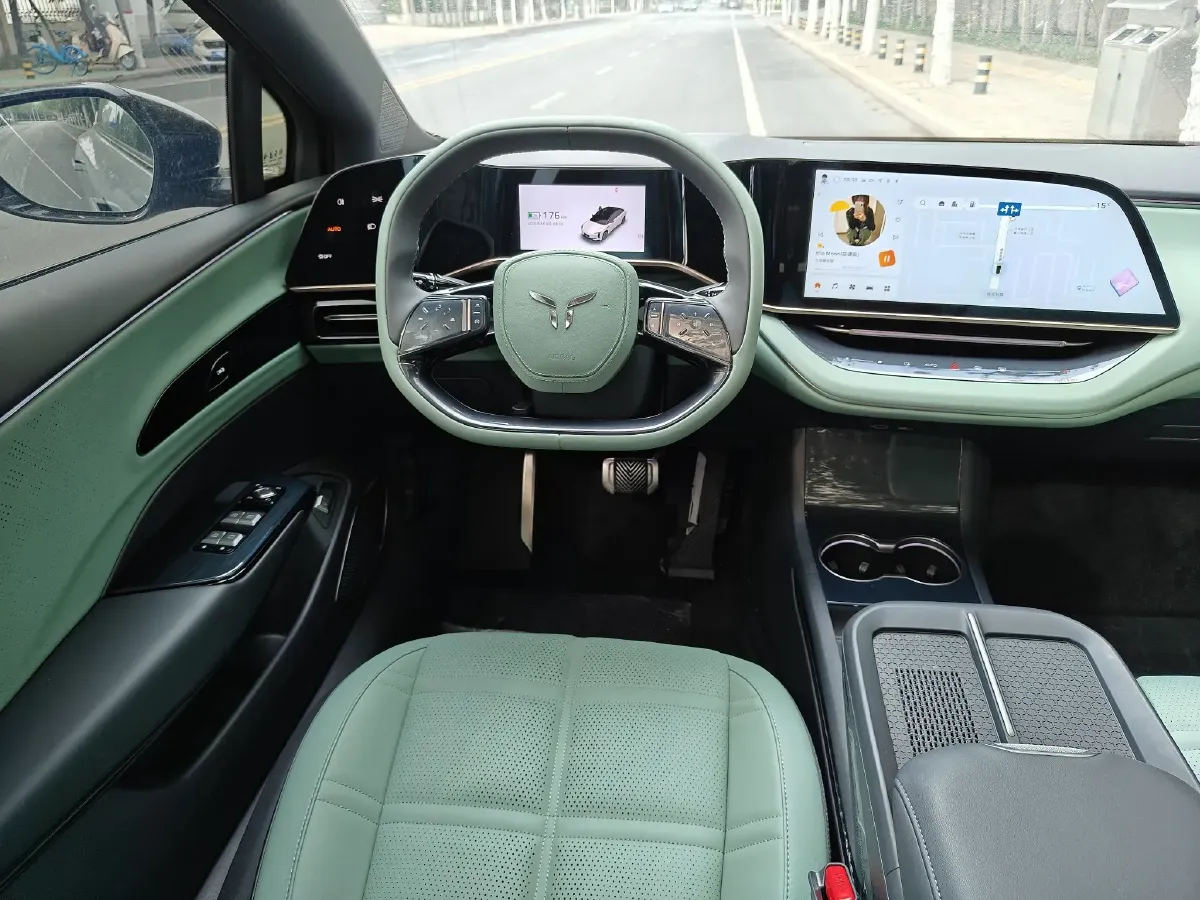 2024 HongQi EH7 BEV 85KWH,autocango,china used car exporter,china ev exporter,chinese used car exporter,chinese used ev exporter