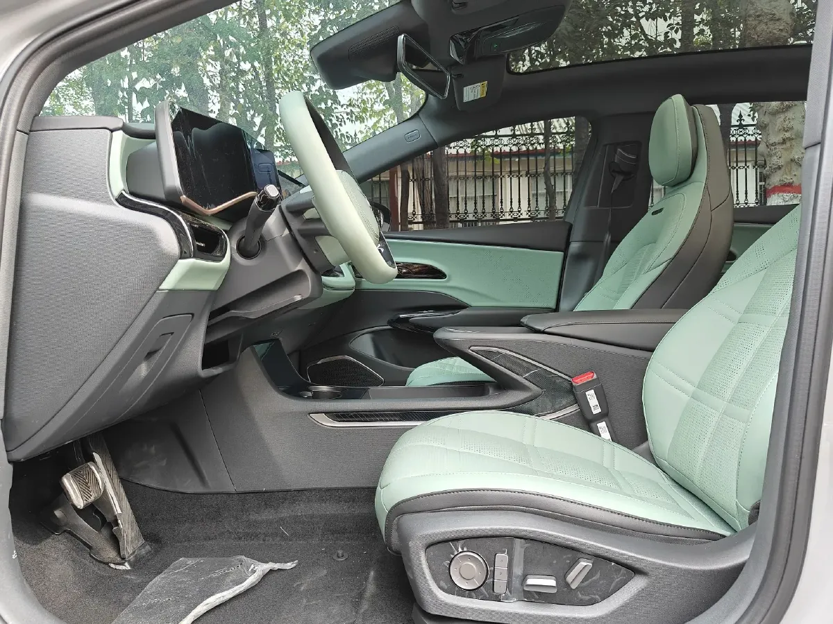 2024 HongQi EH7 BEV 85KWH,autocango,china used car exporter,china ev exporter,chinese used car exporter,chinese used ev exporter