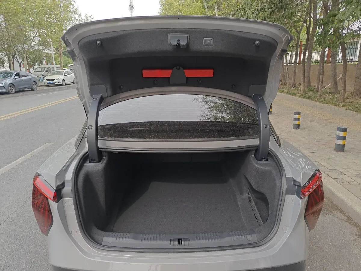 2024 HongQi EH7 BEV 85KWH,autocango,china used car exporter,china ev exporter,chinese used car exporter,chinese used ev exporter