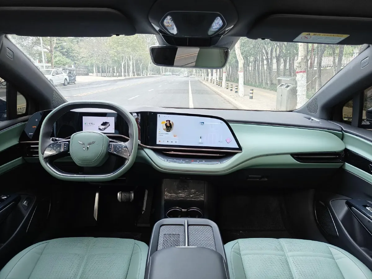 2024 HongQi EH7 BEV 85KWH,autocango,china used car exporter,china ev exporter,chinese used car exporter,chinese used ev exporter