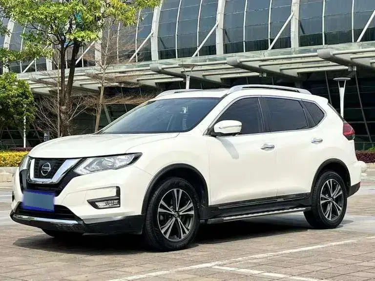 2019 Nissan X-Trail 2.5L 186HP L4 CVT