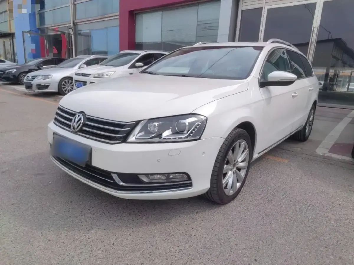 2012 Volkswagen Magotan 2.0T 211HP L4 6DCT