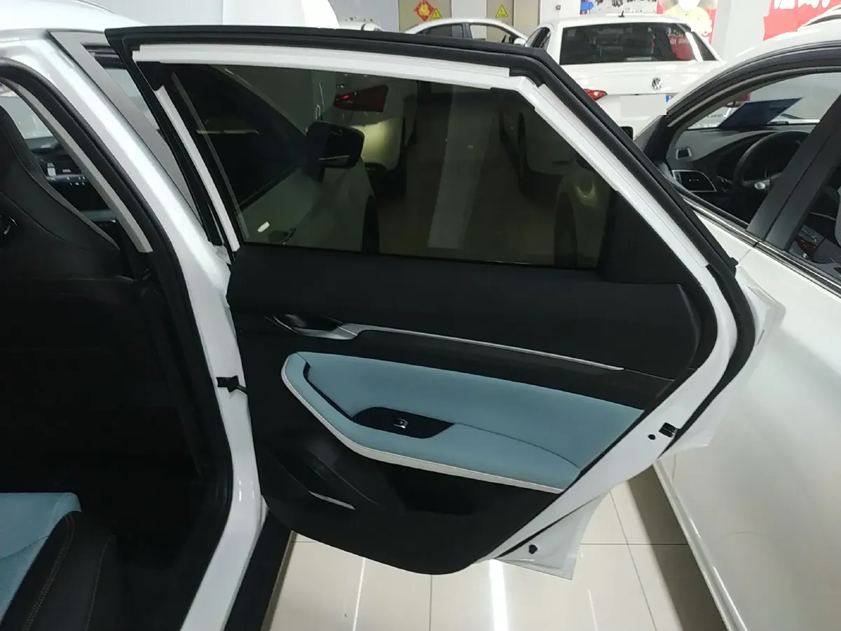 2022 Geely Emgrand S 1.4T 141HP L4 CVT,autocango,china used car exporter,china ev exporter,chinese used car exporter,chinese used ev exporter