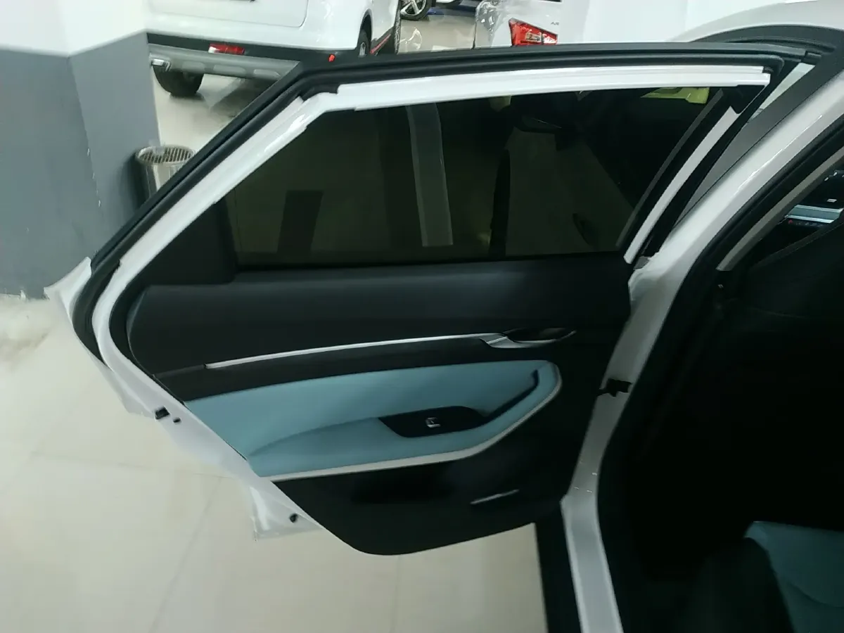 2022 Geely Emgrand S 1.4T 141HP L4 CVT,autocango,china used car exporter,china ev exporter,chinese used car exporter,chinese used ev exporter