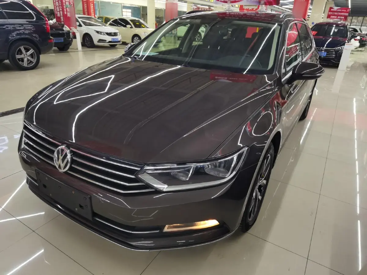 2018 Volkswagen Alltrack 2.0T 220HP L4 6DCT