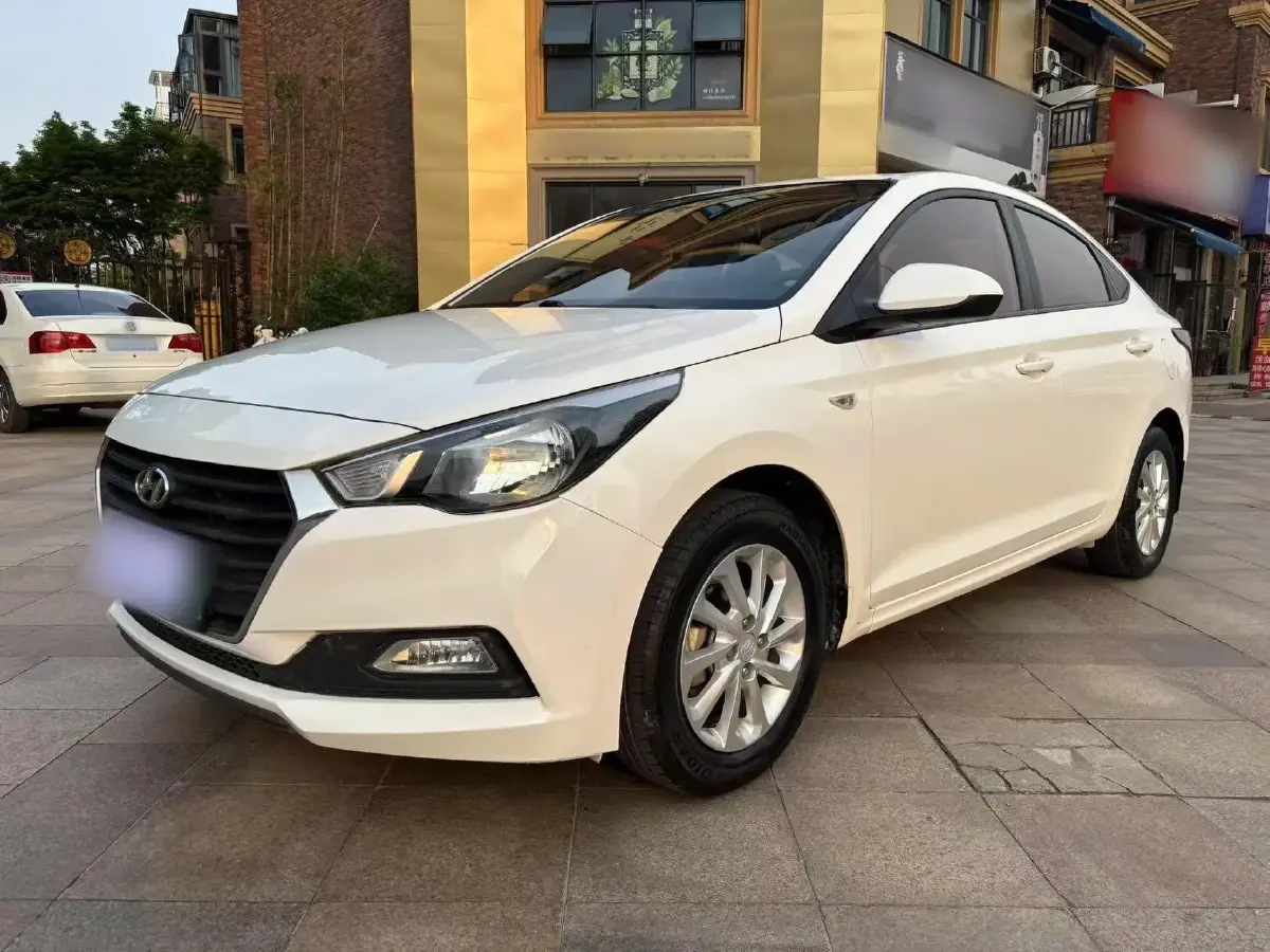2016 Hyundai Verna 1.4L 100HP L4 6AT