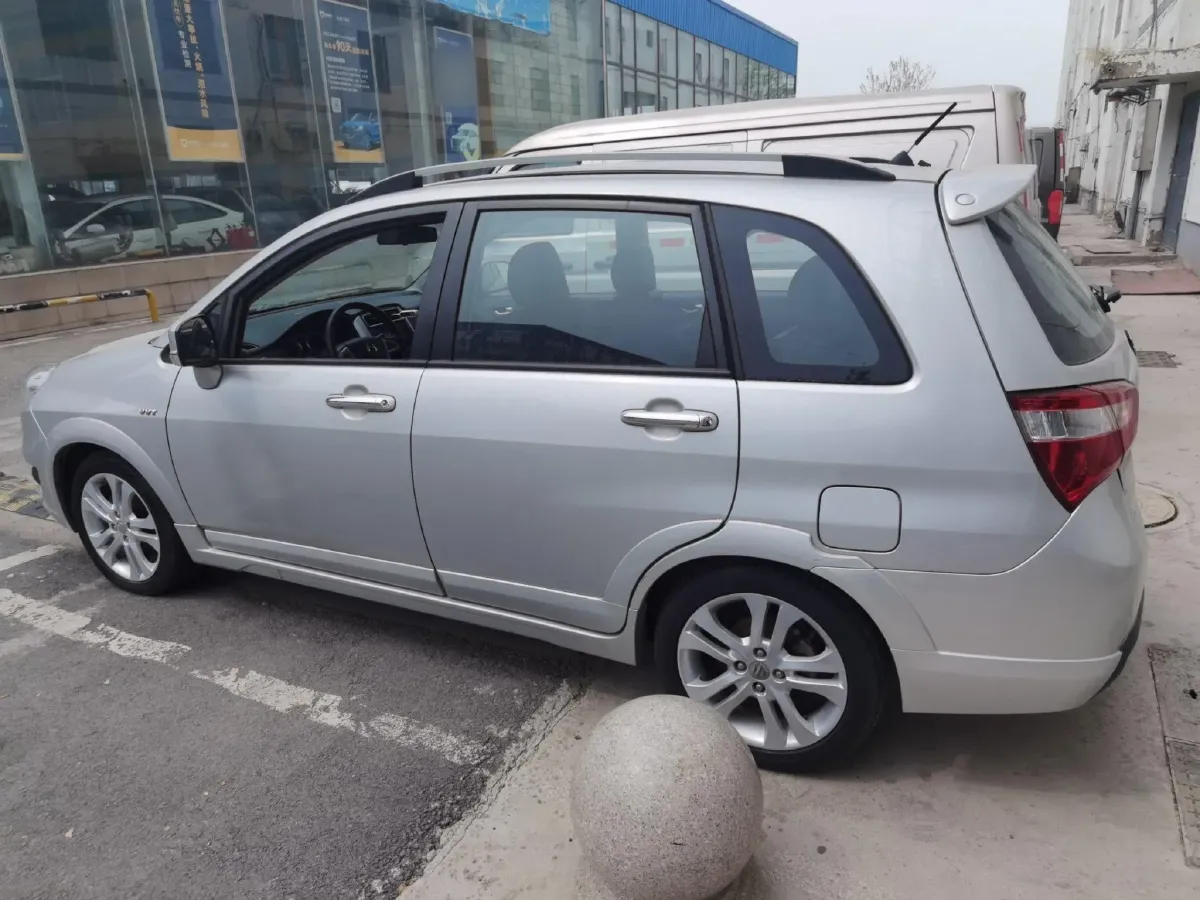 2015 Suzuki Liana A6 1.4L 101HP L4 5MT,autocango,china used car exporter,china ev exporter,chinese used car exporter,chinese used ev exporter