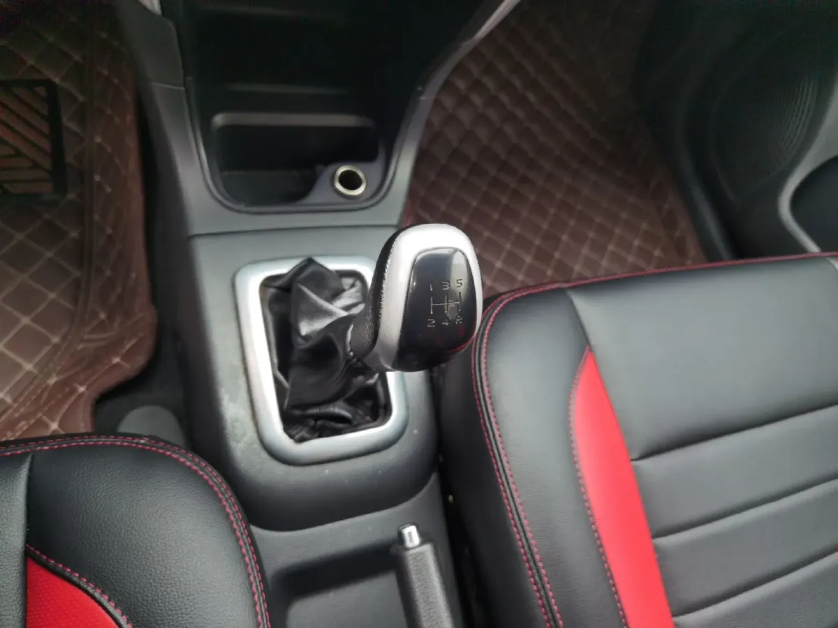 2015 Suzuki Liana A6 1.4L 101HP L4 5MT,autocango,china used car exporter,china ev exporter,chinese used car exporter,chinese used ev exporter