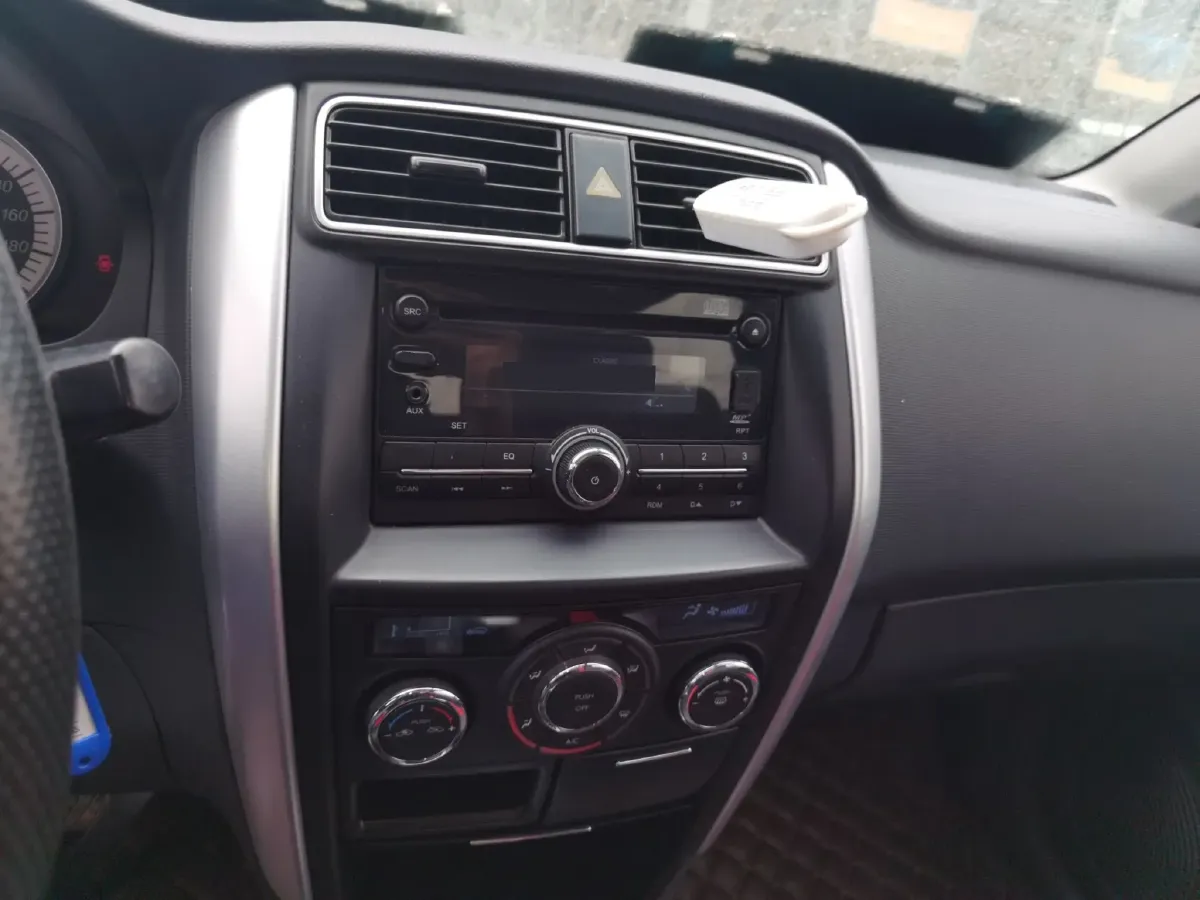 2015 Suzuki Liana A6 1.4L 101HP L4 5MT,autocango,china used car exporter,china ev exporter,chinese used car exporter,chinese used ev exporter