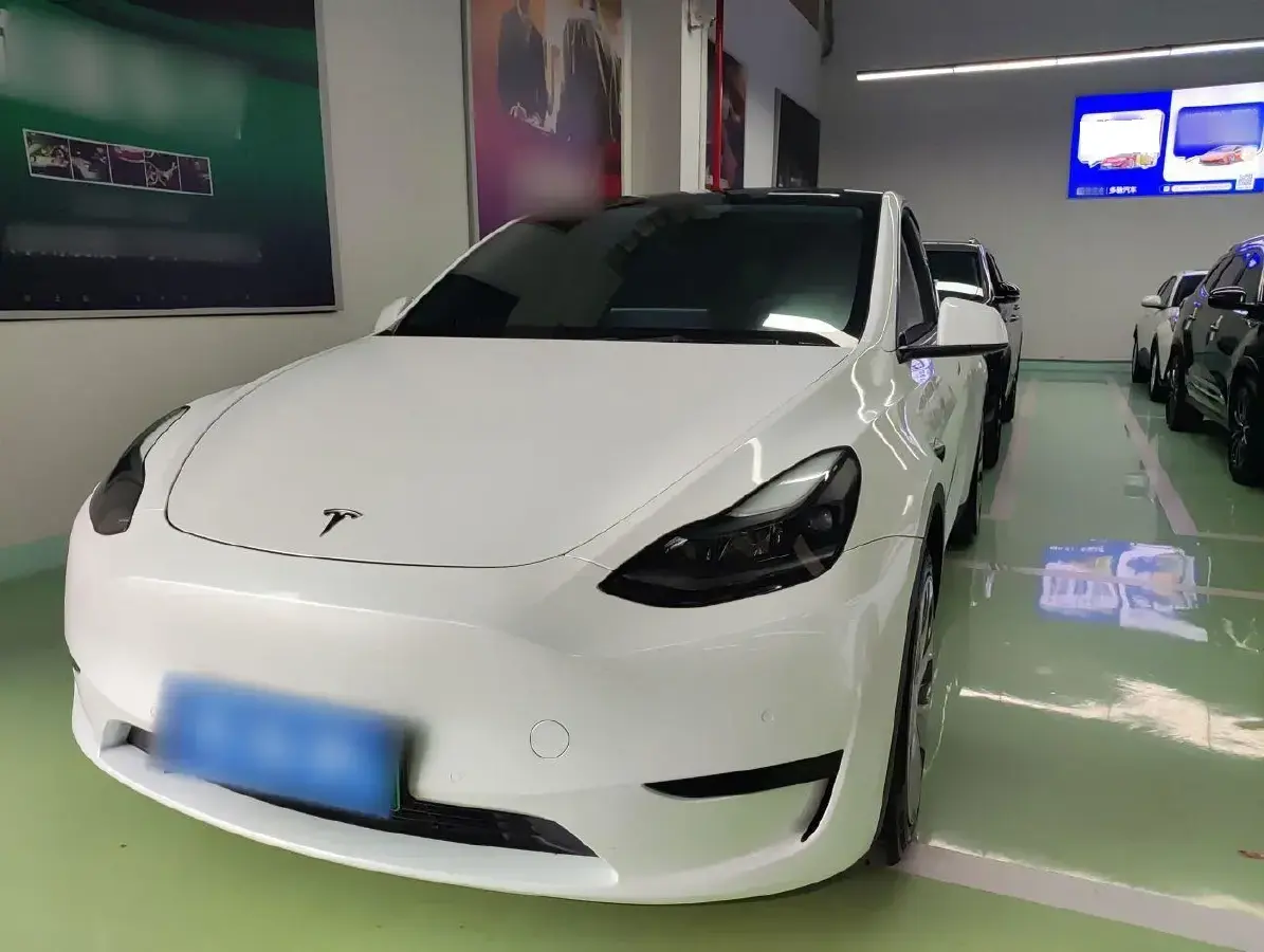 2022 Tesla Model Y BEV 60KWH