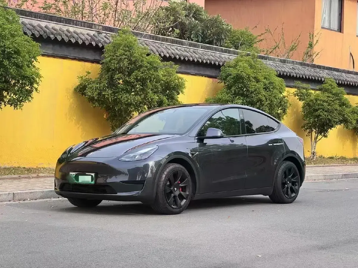 2024 Tesla Model Y BEV 60KWH