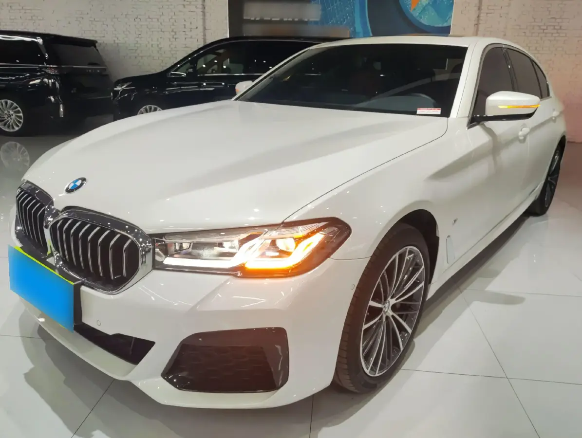 2023 BMW 5 Series 2.0T 245HP L4 8AT