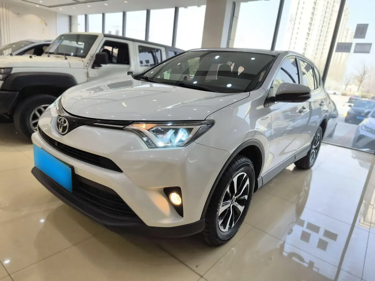 2016 Toyota RAV4 2.0L 151HP L4 CVT