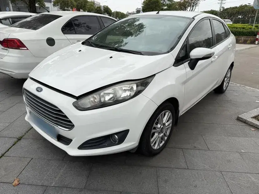 2013 Ford Fiesta 1.5L 110HP L4 6DCT