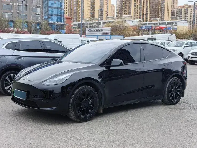 2023 Tesla Model Y BEV 60KWH