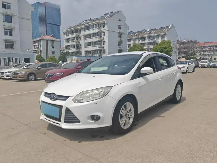 2012 Ford Focus 1.6L 125HP L4 5MT