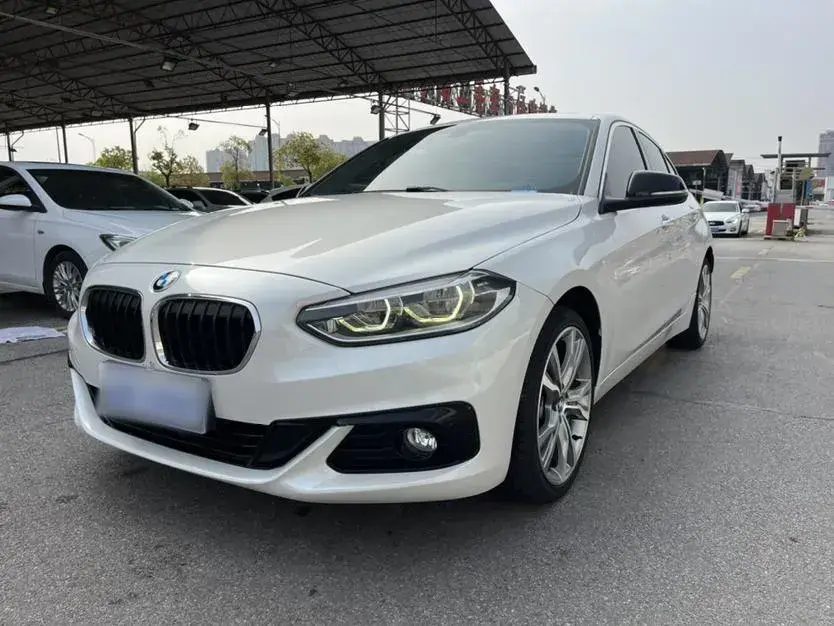 2017 BMW 1 Series 2.0T 192HP L4 8AT