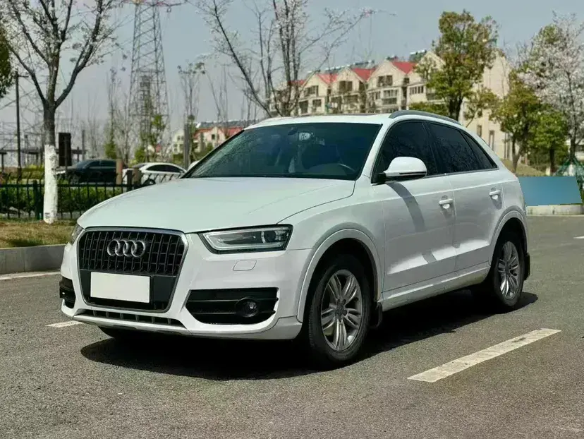 2013 Audi Q3 2.0T 170HP L4 7DCT