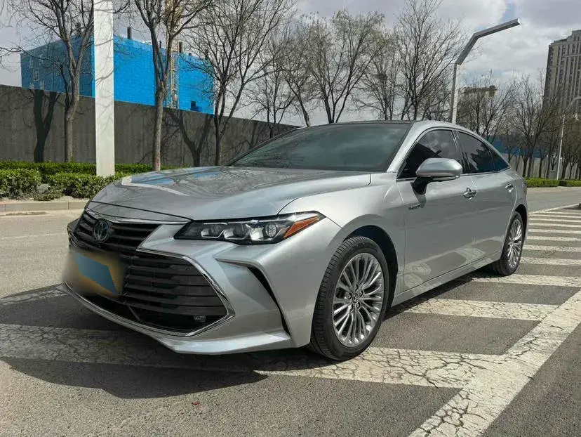 2019 Toyota Avalon 2.5L 178HP L4 E-CVT Hybrid