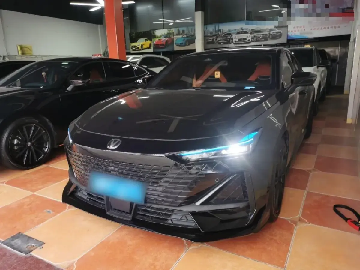 2023 ChangAn UNI-V 1.5T 188HP L4 7DCT