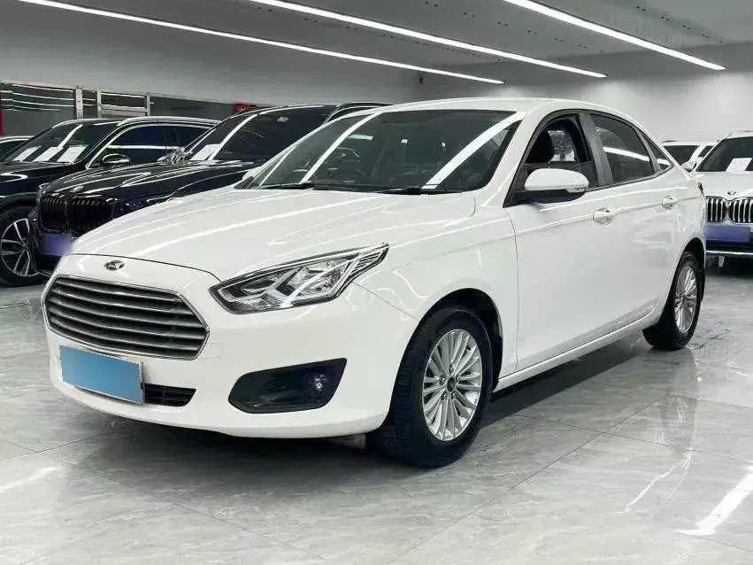 2015 Ford Escort 1.5L 113HP L4 5MT