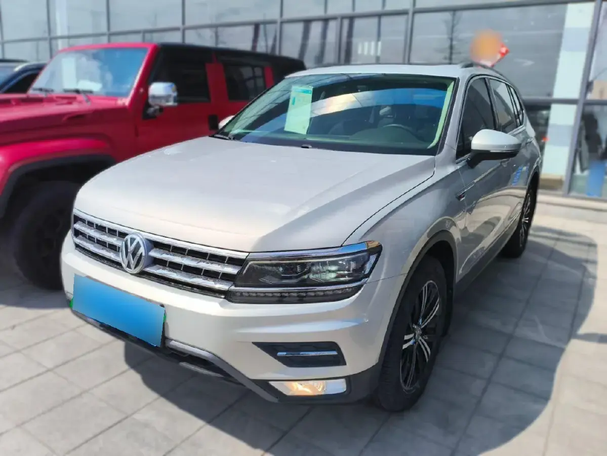 2018 Volkswagen Tiguan L 2.0T 220HP L4 7DCT