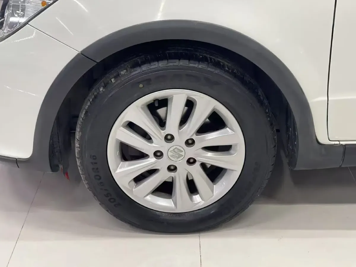 2013 Suzuki SX4 1.6L 109HP L4 4AT,autocango,china used car exporter,china ev exporter,chinese used car exporter,chinese used ev exporter