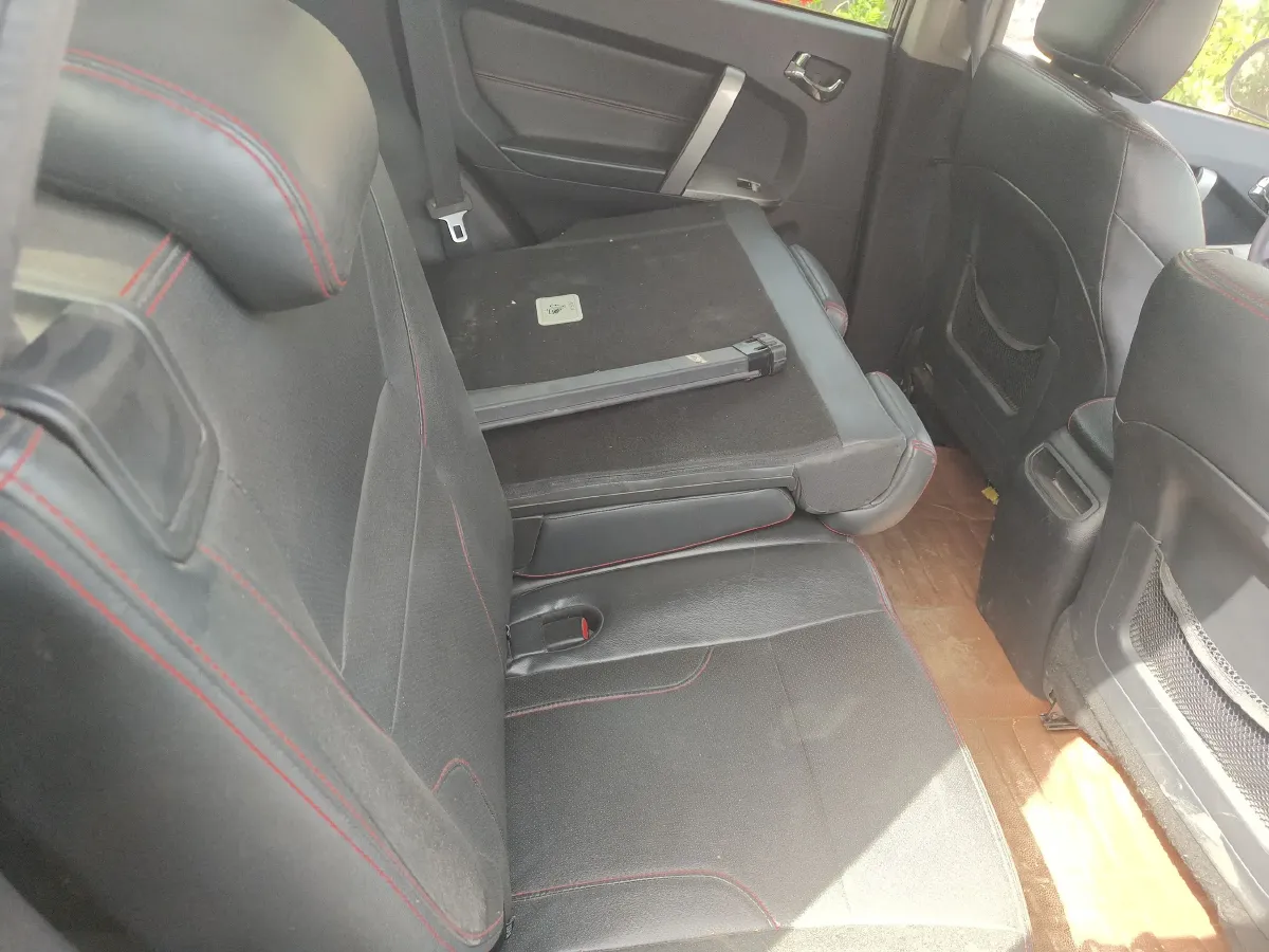 2014 Geely GX7 2.0L 141HP L4 6AT,autocango,china used car exporter,china ev exporter,chinese used car exporter,chinese used ev exporter