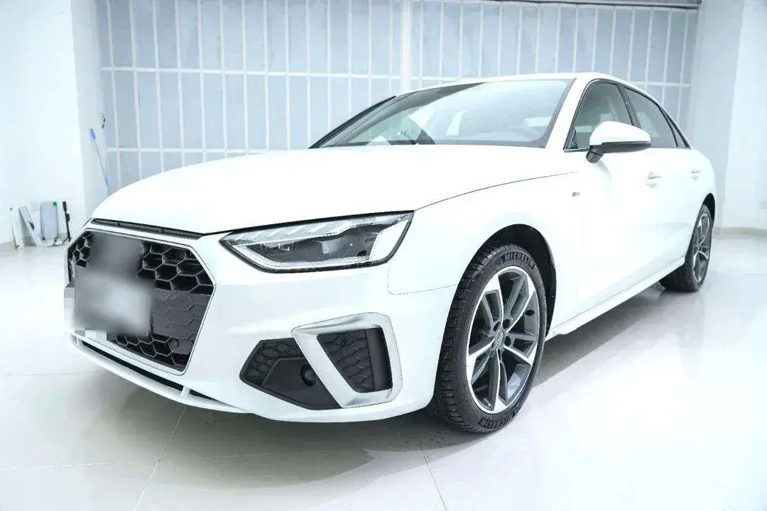 2021 Audi A4L 2.0T 190HP L4 7DCT