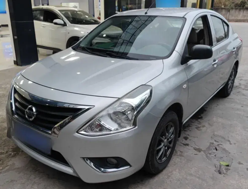 2016 Nissan Sunny 1.5L 112HP L4 CVT