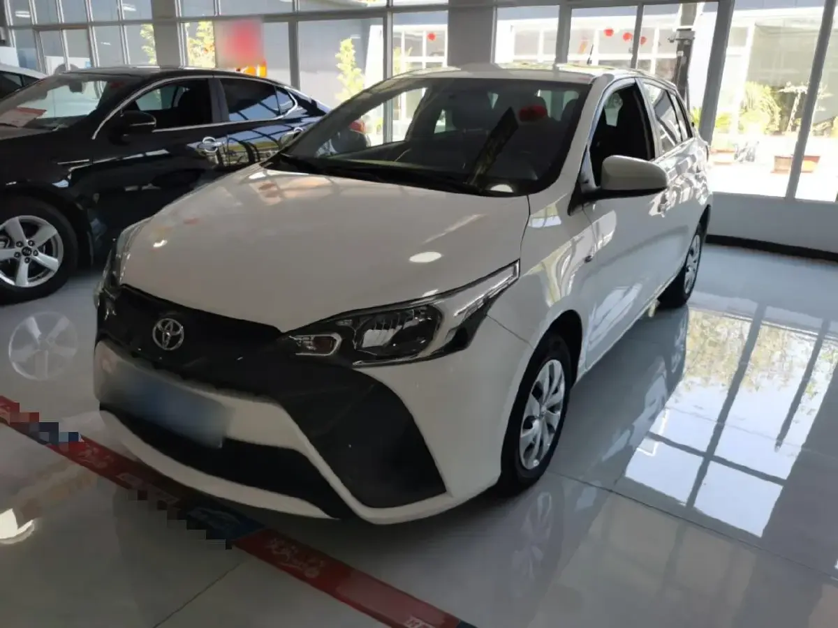2016 Toyota Yaris L 1.3L 99HP L4 5MT