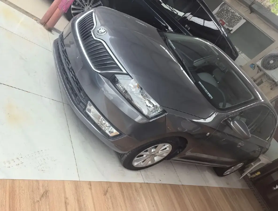 2015 Skoda Rapid 1.6L 110HP L4 6AT