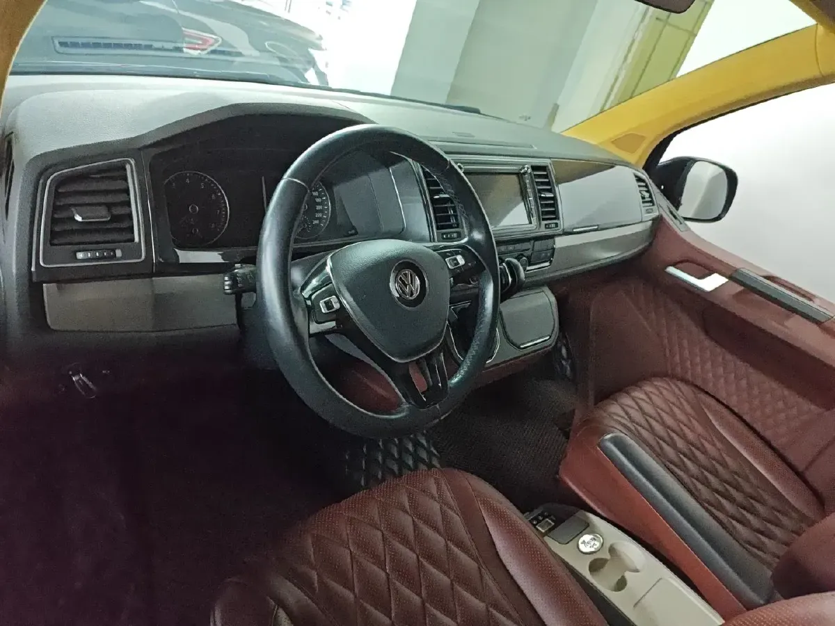 2019 Volkswagen Caravelle 2.0T 204HP L4 7DCT,autocango,china used car exporter,china ev exporter,chinese used car exporter,chinese used ev exporter