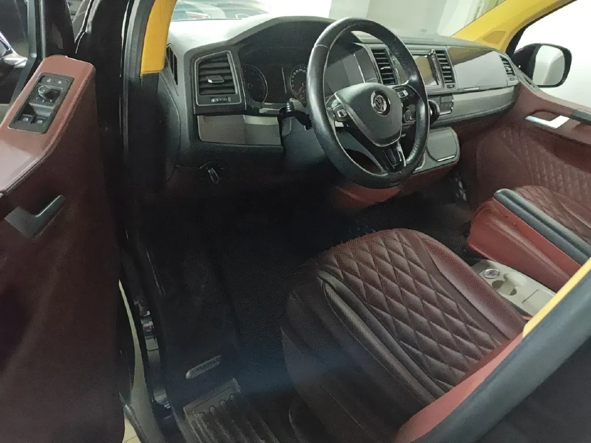 2019 Volkswagen Caravelle 2.0T 204HP L4 7DCT,autocango,china used car exporter,china ev exporter,chinese used car exporter,chinese used ev exporter