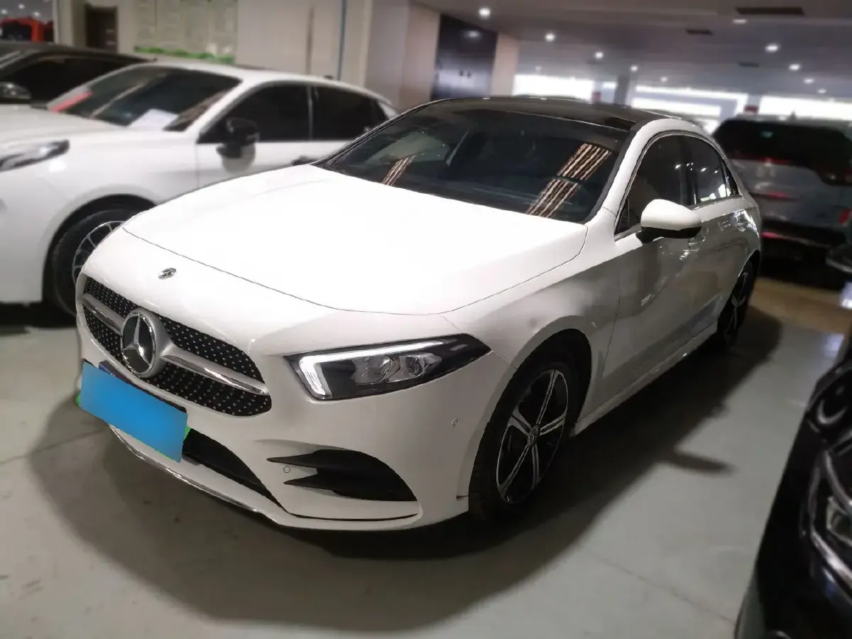 2022 Mercedes-Benz A Class 1.3T 163HP L4 7DCT